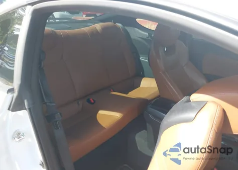 2015 Hyundai Genesis 3.8 Ultimate z USA, uszkodzony, nr VIN KMHHU6KJXFU123222